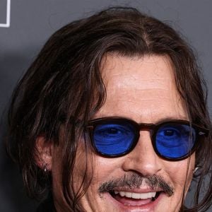Johnny Depp lors de l'avant-première à Los Angeles du film « Modi: Three Days On The Wing Of Madness » de Vertical Entertainment, organisée au Writers Guild Theater à Beverly Hills (Californie).
