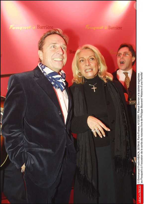 © Emmanuel Fradin/ABACA. 30794-8. Paris-France, 4/12/2001. Pascal Sevran a la soiree organisee au Fouquet's ˆ l'occasion de la sortie du nouveau livre de Philippe Bouvard ïHistoire d'une Famille'