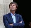 C'est en effet à Saint-Lunaire, une commune de 2.600 située au bord de la mer, que Nicolas Hulot vivrait, reclus, indiquait "Paris Match", dans un article publié le 4 février 2024 : il a choisi de vivre retirée, dans une magnifique maison.
Passation de pouvoir entre le ministre de la Transition Ecologique et Solidaire, Nicolas Hulot et son successeur François de Rugy, au ministère de l'Ecologie, hôtel de Roquelaure, à Paris, le 4 septembre 2018. © Stéphane Lemouton / Bestimage