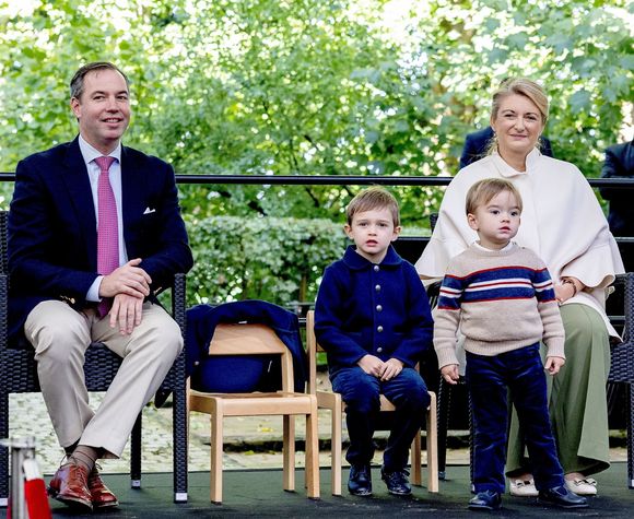 La famille grand-ducale de Luxembourg visite Wiltz après l'installation avec le Grand-Duc Guillaume, la Grande-Duchesse Stéphanie, le Prince Charles et le Prince François, à Luxembourg, le 5 octobre 2025. Photo by NLBeeldIn/Bruno Press/ABACAPRESS.COM