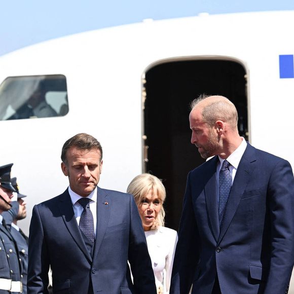 Le prince William, prince de Galles, et Catherine (Kate) Middleton, princesse de Galles, accueillent le couple présidentiel français le président Emmanuel Macron et sa femme la Première Dame Brigitte Macron à l'aéroport Station RAF de Northolt, à Ruislip, Royaume Uni, le 8 juillet 2025. À l'invitation de Leurs Majestés le roi et la reined'Angleterre, le président français et Madame la Première effectueront une visite d'État au Royaume-Uni du 8 au 10 juillet 2025. © Jeanne Accorsini/Pool/Bestimage