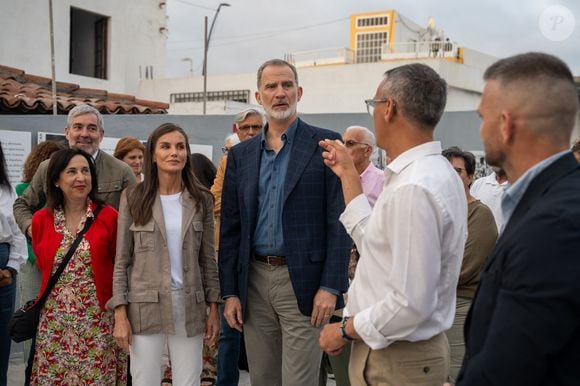 Le roi Felipe VI d'Espagne et la reine Letizia rencontrent des personnes affectées par le volcan Tajogaite pour s'informer sur les travaux de reconstruction de l'île le 6 juin 2025. Europa Press / Bestimage