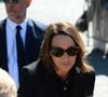 Comment l'actrice trouve-t-elle la force de continuer ? 

Laura Smet - Sorties des obsèques de Nathalie Baye en l'église Saint-Sulpice à Paris le 24 avril 2026. © Clement Prioli / Bestimage