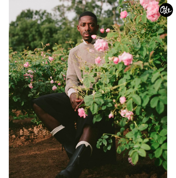 Cette marque prestigieuse, fondée en 1975, se distingue par ses essences sur-mesure conservées dans des flacons en cristal et vendues dans ses propres boutiques exclusives.

Ousmane Dembélé pour Henry Jacques Parfums