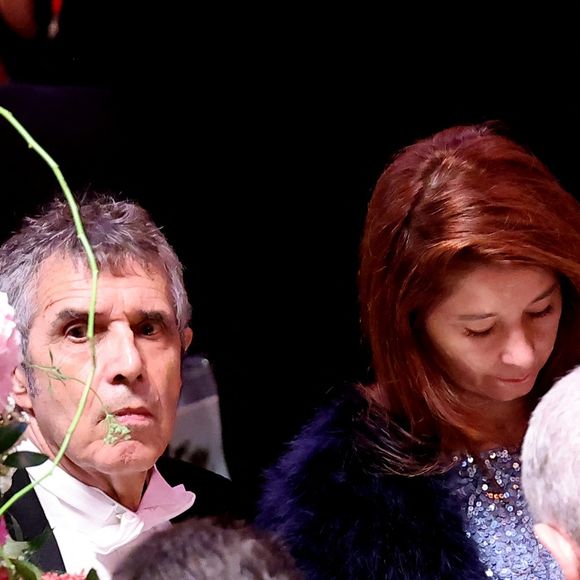 Julien Clerc et sa compagne Hélène Grémillon lors d’un banquet d’état à Guildhall, Londres le 9 juillet 2025. Le couple présidentiel français est en voyage officiel au Royaume Uni pour trois jours.

© Dominique Jacovides / Bestimage