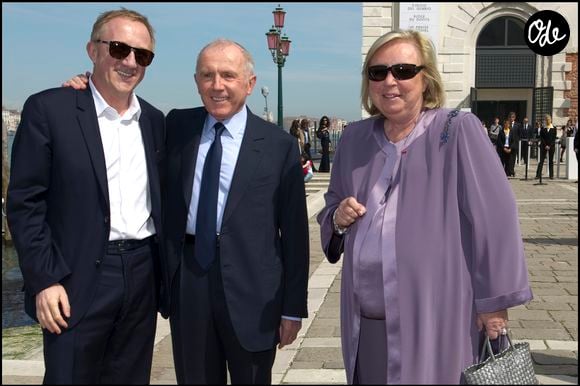 Pourtant, rien ne le prédestinait à un tel parcours

François Pinault, sa femme Maryvonne et leur fils François Henri-Pinault - Exposition "Eloge du doute" à la Pointe de la Douane à Venise. Le 9 avril 2011. © SGP / BESTIMAGE