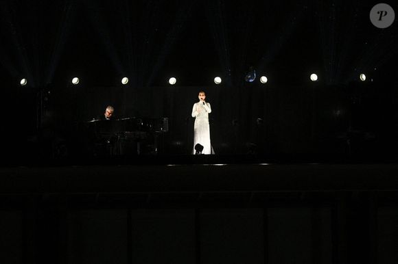 Le 26 juillet, à Paris, lors de la cérémonie d'ouverture des Jeux Olympiques 2024 : Céline Dion sur la Tour Eiffel © Photo News / Panoramic / Bestimage