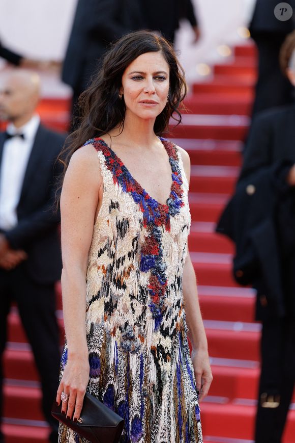 Anna Mouglalis - Montée des marches du film " La vie d'une femme " lors du 79ème Festival International du Film de Cannes, le 13 mai 2026. © Olivier Borde / Bestimage