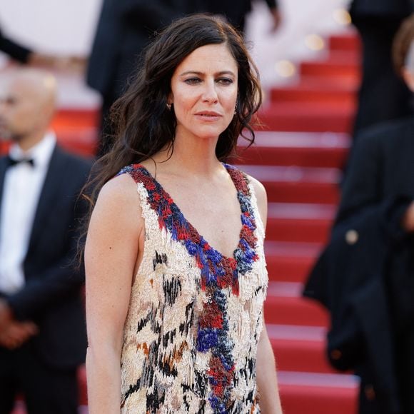 Anna Mouglalis - Montée des marches du film " La vie d'une femme " lors du 79ème Festival International du Film de Cannes, le 13 mai 2026. © Olivier Borde / Bestimage