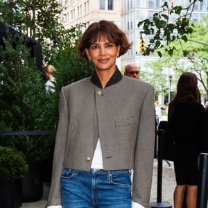 Halle Berry arrive au "Chanel Through The Lens Luncheon" à New York.
© Bestimage