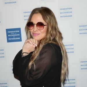 Hélène Ségara lors de la soirée de gala pour la fondation de la recherche en physiologie, les Stethos, au George V à Paris le 18 mars 2024. © Coadic Guirec / Bestimage