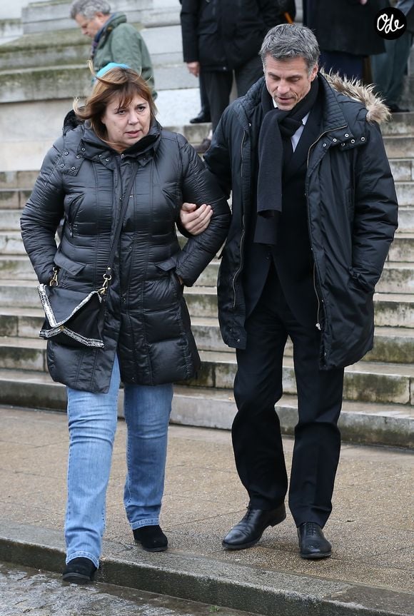 Michèle Bernier et Bruno Gaccio - Sortie des obsèques de François Cavanna au Père Lachaise à Paris. Le 6 février 2014. AGENCE / BESTIMAGE