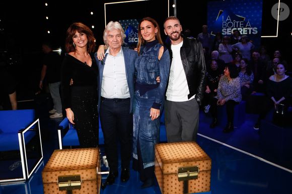 Exclusif - Faustine Bollaert, Daniel Guichard, Vitaa, Christophe Willem - Backstage - Enregistrement de l'émission "La boîte à secrets N°18" à Paris, présentée par Faustine Bollaert et diffusée le 12 janvier 2024 sur France 3 © Christophe Clovis / Bestimage