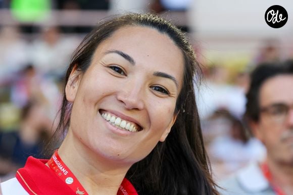 Entre sa famille au cœur de la Principauté et ses projets prestigieux, Marie Ducruet semble avoir trouvé un nouvel équilibre depuis ce changement de vie.

Marie Ducruet lors du match de football caritatif au stade Louis II de Monaco opposant les Barbagiuans aux pilotes de l'équipe Nazionale Piloti dans le cadre de la "Racing Stars Football Cup" le 3 juin 2026. © Albuquerque/Bestimage
