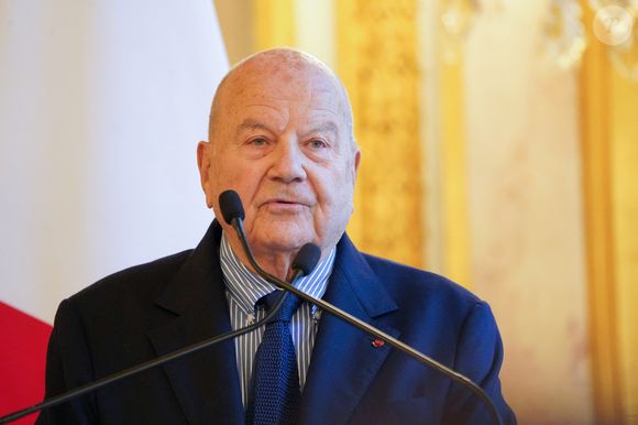 Marc Ladreit de Lacharrière prononce un discours lors de la 35ème Journée du Livre Politique à l'Assemblée Nationale (Hôtel de Lassay) à Paris le 11 avril 2026.
© Anne-Sophie Guebey / Bestimage