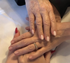 Une complicité que la jeune femme a choisi de montrer avec une photo symbolique : les quatre mains entremêlées de Mathilde Favier, Sylvie Vartan, sa fille Darina et d’Héloïse.
