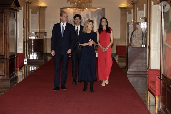 Le Prince de Galles (à gauche) avec l'Ambassadrice Caroline Kennedy (au centre), la fille de John F. Kennedy, lors d'une visite à la Bibliothèque présidentielle et au Musée John F. Kennedy à Columbia Point à Boston, Massachusetts, pour entendre parler du Moonshot du Président John F. Kennedy, qui a mis l'Amérique au défi d'envoyer un homme sur la lune et qui est la principale source d'inspiration derrière le Prix Earthshot. le vendredi 2 décembre 2022. Photo par Ian Vogler/Daily Mirror/PA Wire/ABACAPRESS.COM