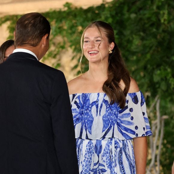 La reine Letiza, la princesse Leonor et l'infante Sofia avec Rafael Nadal lors de la réception des autorités et d'une représentation de la société des Baléares au Palais Marivent, le 4 août 2025, à Palma de Majorque (Îles Baléares, Espagne). Photo by Raul Terrel/Europa Press/ABACAPRESS.COM
