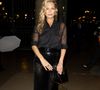 Si vous tenez à porter une ceinture, suivez le guide : portez-la sur les hanches (taille basse). Un petit détail qui change tout !

Kate Moss au défilé Tom Ford "Collection Femme Prêt-à-Porter Automne/Hiver 2026-2027" lors de la Fashion Week de Paris, le 4 mars 2026

© Melloul / Delpech / Sarkissian / Bestimage