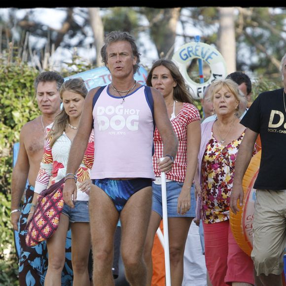 Exclusif - Franck Dubosc, Antoine Duléry, Mylène Demongeot et Mathilde Seigner sur le tournage de "Camping 2" en 2009.
Crédit : DANIEL ANGELI - ALAIN GUIZARD / BESTIMAGE