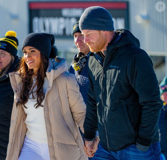 Le prince Harry et Meghan Markle en visite au camp d'entrainement des athlètes des Invictus Games 2024 à Whistler en Colombie Britannique, le 14 février 2024.

Photo : Backgrid USA / Bestimage