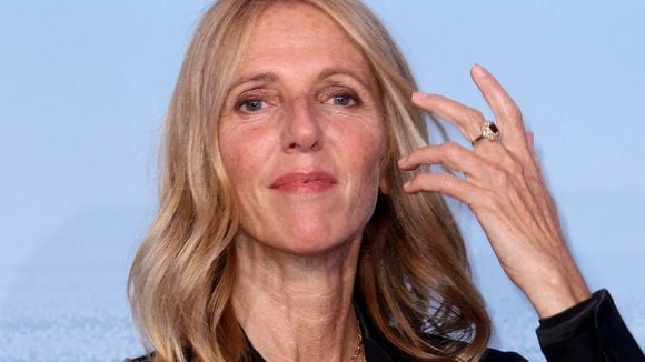Contrairement à beaucoup de stars, Sandrine Kiberlain, 57 ans, ne cédera jamais à cette pratique beauté et explique pourquoi