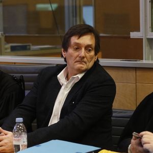 Pierre Palmade au tribunal de Melun avec ses avocats Me Alain Barsikian et Me Céline Lasek  pour son procès pour blessures involontaires à la suite d'un accident de la route en février 2023 dans lequel sa voiture a percuté un autre véhicule à Melun.
Le 20 novembre 2024.
© Christophe Clovis / Bestimage