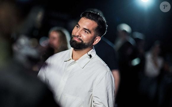 Alors qu'il prépare une nouvelle grande tournée pour ses 10 ans de carrière, Kendji Girac a pu s'octroyer quelques jours de vacances en famille dans le Sud de la France. Exclusif - Kendji Girac - Backstage - Enregistrement de l'émission "Avec Florent, tout le monde ELA" à La Seine Musicale à Paris sur TF1 © Cyril Moreau-Dominique Jacovides / Bestimage
