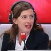 "Je vais pouvoir me lever deux heures plus tard" : En succédant à Thomas Sotto à la matinale de RTL, Céline Landreau gagne en sommeil !