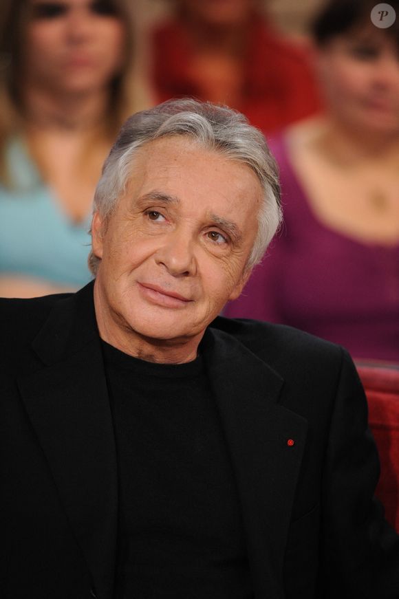 Michel Sardou lors de l'enregistrement de l'émission Vivement Dimanche a Paris, France. Photo Max Colin/Abaca