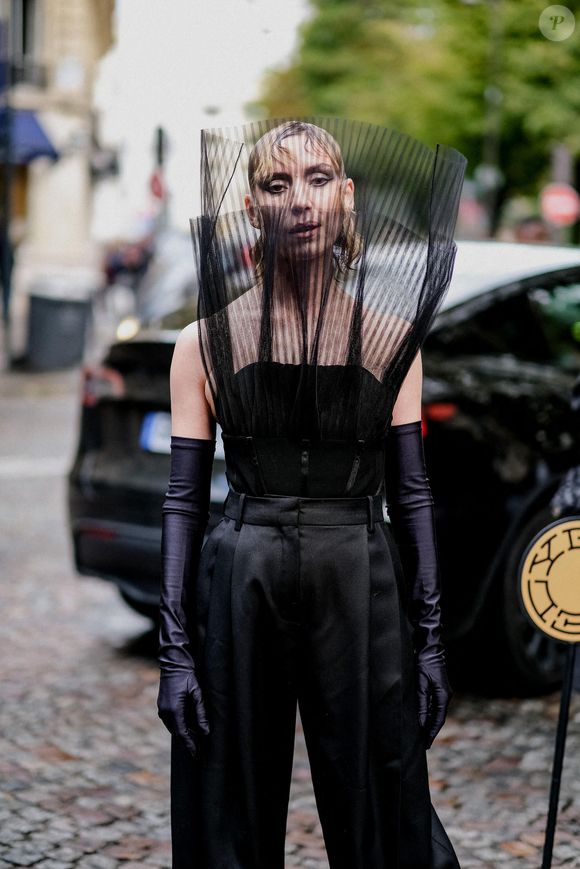 Lykke Li fait toujours preuve d'une production instinctive et à la sensibilité débordante. Elle reste néanmoins secrète sur les détails de sa vie, notamment sur ses partenaires. 

Street style, Lykke Li arrivant au défilé Nina Ricci printemps-été 2025, tenu à l'hôtel Potocki, Paris, France, le 27 septembre 2024. Photo Marie-Paola Bertrand-Hillion/Abaca