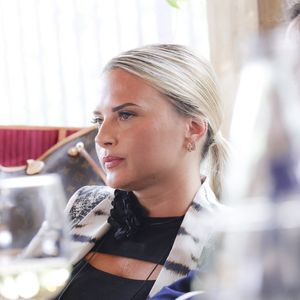 Pour rappel, on ignore quand l'accouchement doit avoir lieu, mais si on en croit le baby-bump déjà bien rond, c'est pour bientôt !

Exclusif - Kelly Vedovelli à Vallauris Golf-Juan.

Photo : Jack Tribeca / Bestimage