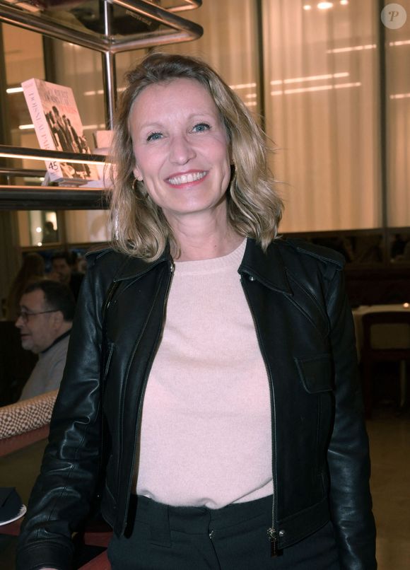 Enfin, la gratitude et l'émerveillement face aux choses simples permettent de transformer son regard sur l'adversité.

Exclusif - Alexandra Lamy - Inauguration du restaurant "Maison Mayanne" sur la place de la portre Maillot à Paris le 28 janvier 2026. © Rachid Bellak/Bestimage