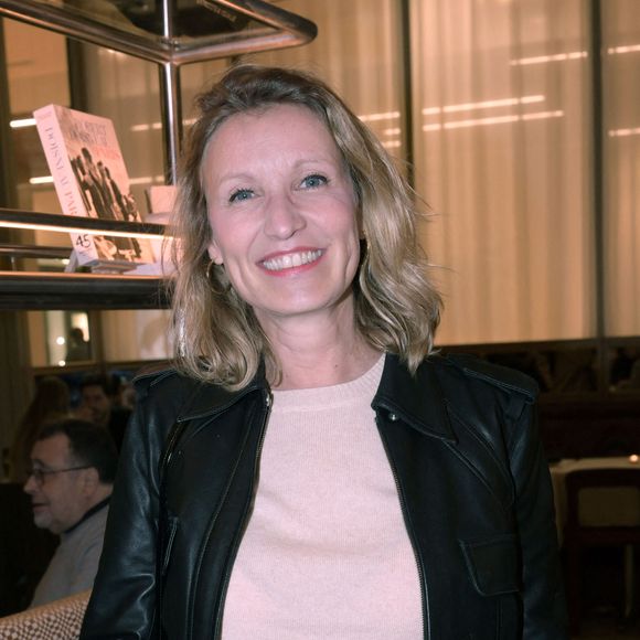 Enfin, la gratitude et l'émerveillement face aux choses simples permettent de transformer son regard sur l'adversité.

Exclusif - Alexandra Lamy - Inauguration du restaurant "Maison Mayanne" sur la place de la portre Maillot à Paris le 28 janvier 2026. © Rachid Bellak/Bestimage
