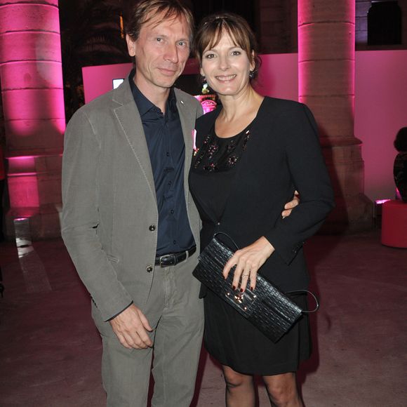 Exclusif -  Cecilia Hornus (Plus belle la vie) et son compagnon Thierry Ragueneau - Soiree "Octobre Rose" organisée par Estee Lauder pour l'association "Le Cancer du Sein, Parlons-en !" a la Conciergerie a Paris, le 30 septembre 2013.