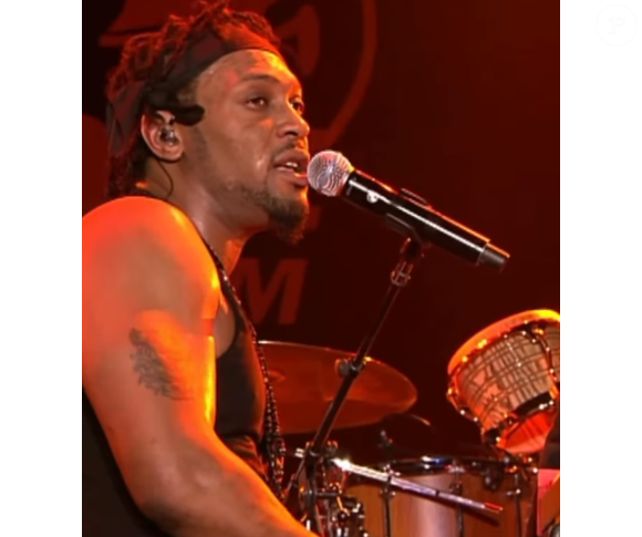 Rappelons que D'Angelo est l'un des créateurs de la néo-soul dans les années 1990.

Le chanteur D'Angelo est mort à l'âge de 51 ans.