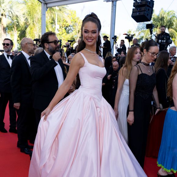 Hinaupoko Devèze, Miss France 2026 - Montée des marches du film " Amarga Navidad " lors du 79ème Festival International du Film de Cannes, le 19 mai 2026. © Olivier Borde / Bestimage