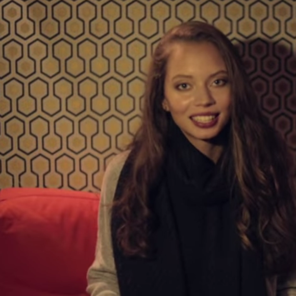 L’établissement suit le modèle des Forest Schools, où les enfants passent la majorité du temps à l’extérieur.

La jolie Sasha Bogdanov, fille d'Igor Bogdanov, dans la vidéo de lancement de son crowdfounding.