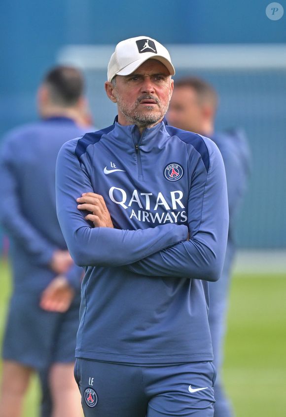 L'entraîneur espagnol du Paris Saint-Germain Luis Enrique - L'équipe du Paris Saint-Germain lors d'une séance d'entraînement en vue de la finale de l'UEFA Champions League contre le club de football anglais Arsenal FC au campus du PSG à Poissy, au nord-ouest de Paris, le 20 mai 2026. © Christian Liewig/Bestimage