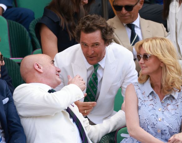Matthew McConaughey photographié lors du quatorzième jour du tournoi de Wimbledon 2025, au All England Lawn Tennis and Croquet Club, à Londres.
Mirrorpix / Bestimage.
