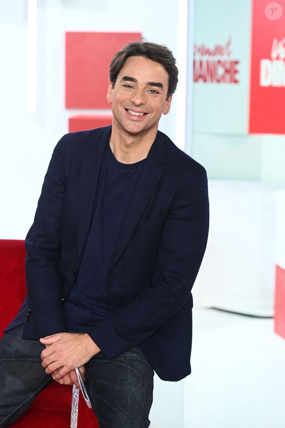 Exclusif - Julian Bugier - Enregistrement de l'émission Vivement dimanche au studio rive gauche présentée par M. Drucker avec une diffusion sur France 3 le 23 novembre. © Guillaume Gaffiot/Bestimage