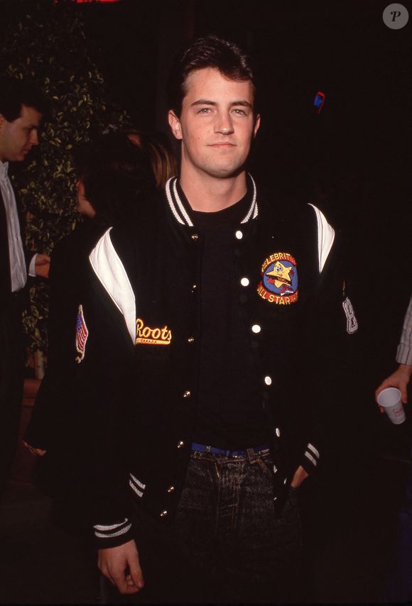 L’acteur, connu pour son rôle dans "Friends", est décédé en octobre 2023 d’un mélange de kétamine et de noyade, à l’âge de 54 ans. 

Archives - Matthew Perry retrouvé mort dans son jacuzzi à Los Angeles, à l'âge de 54 ans, le 28 octobre 2023.  WALTER / BESTIMAGE