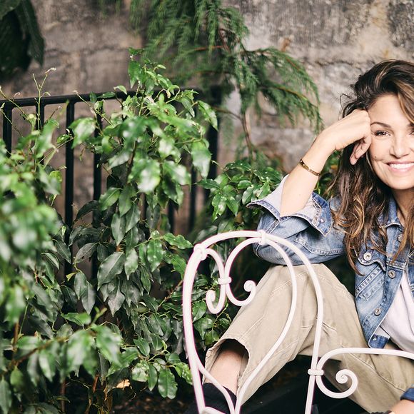 Exclusif - Rendez-vous avec Nadia Farès à "l'Hôtel Particulier" à Paris le 16 juillet 2025.
© Sylvie Castioni / Bestimage