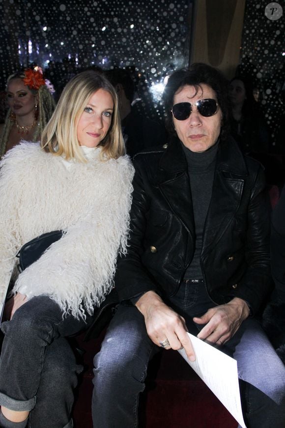 Exclusif - Jean-Luc Lahaye et Paola au défilé Julien Paoletti  "Collection Prêt-à-Porter Automne/Hiver 2025-2026" lors de la Fashion Week de Paris (PFW), le 10 mars 2025

© Philippe Baldini / Bestimage