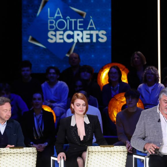 Exclusif -  Stéphane Bern, Elodie Frégé, David Douillet - Enregistrement de l'émission "La Boîte à secrets", au Studio du Lendit, présentée par F.Bollaert et diffusée le 17 janvier sur France 3. Le 17 décembre 2024
© Christophe Clovis / Bestimage