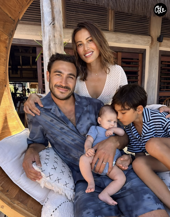 Charina et Valentin Kretz en vacances en famille, posent sur Instagram