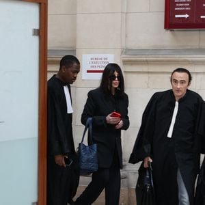 Isabelle Adjani arrive pour la tenue de son procès en appel (chambre 2-13) pour fraude fiscale, au Palais de Justice de Paris, le 27 février 2026.
© Julien Sarkissian/Bestimage