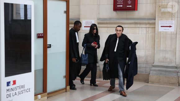 Isabelle Adjani arrive pour la tenue de son procès en appel (chambre 2-13) pour fraude fiscale, au Palais de Justice de Paris, le 27 février 2026.
© Julien Sarkissian/Bestimage