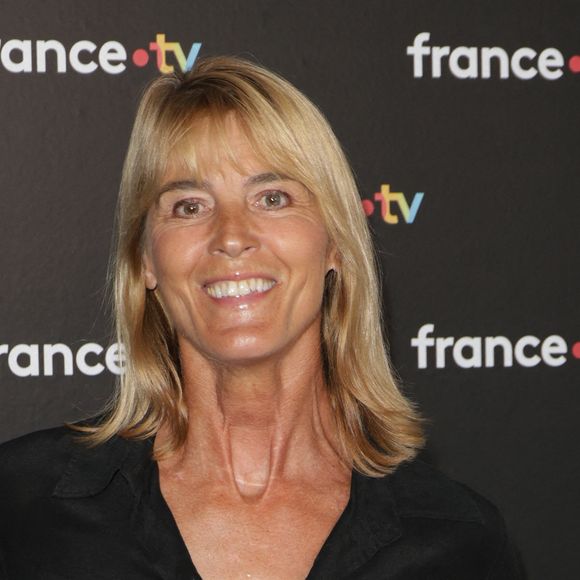 Aujourd'hui, c'est dans le sud de la France qu'elle vit un quotidien très paisible.

Nathalie Simon au photocall de la conférence de presse de rentrée de France Télévisions à Paris, France, le 4 septembre 2024. © Coadic Guirec/Bestimage