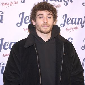 Le fils d’Elsa Lunghini, dont on suivait jusqu’ici la carrière de comédien, a annoncé se lancer dans un tout autre métier avec l’aide de sa fiancée.

Luigi Kröner fils de la chanteuse et comédienne  Elsa Lunghini à la 150 ème du spectacle "Tombé du ciel" de Jeanfi Janssens à la Comédie des Champs Elysées à Paris. Spectacle suivi d'une réception Restaurant Manko.

© Cédric Perrin / Bestimage